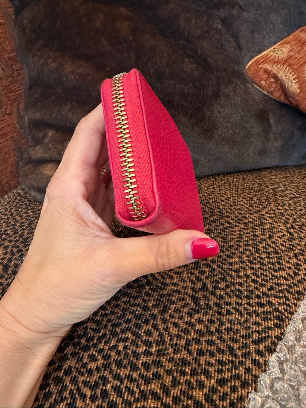 Gucci Hot Pink Leather Zip Around Compact Wallet with Gold Hardware and COA - Picture 11 of 17